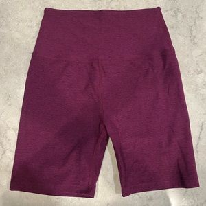 Women’s beyond yoga keep pace 5” space dye biker shorts. UGC. Size Large.